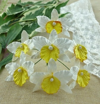 Орхидеи, цвет белый с желтым, 33х40мм, 5 шт.