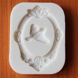 Силиконовая форма (молд) - Овальная рамка с узором + Птичка, размер рамки 66х90мм