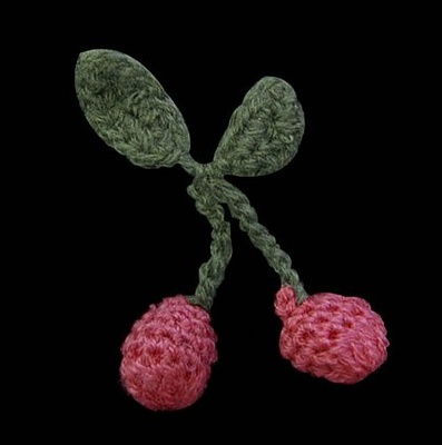 Прикраса в’язана «Вишенька», колір теракотовий, діаметр "ягідки" 1,5см