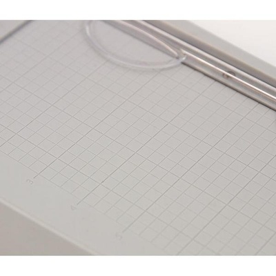 Сабельний (гільйотинний) різак Tonic Studios Guillotine Trimmer 8.5