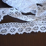 Мереживо бавовняне, в’язане, колір білий, ширина 2.5см, довжина 90 см