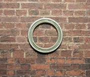 Гипсовое украшение от Е.В.А. - Круглая рамка, патенированная со жгутиком, диаметр - 3 см.