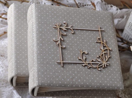 Альбом от Светланы Ковтун в классическом переплете с тканевым покрытием, лен горошек, 15х15 см, 5 разворотов, расст. 7 мм