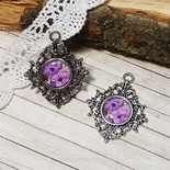 Епоксидне прикраса в металевій оправі від Євгенія Курдібановська ТМ - бузкові квіти