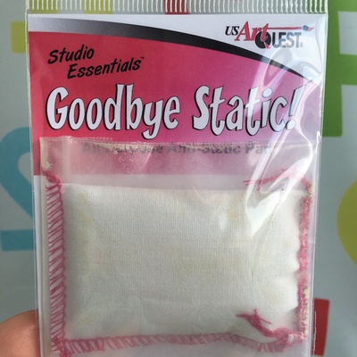 Антистатическая подушечка для эмбоссинга от Goodbye Static! Anti-Static Pad, размер 5 см х 7 см