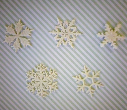 Набір гнучких пластикових фігурок - Набір сніжинок, 5 видів, діаметр 3 см