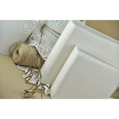 Альбом від Світлани Ковтун в класичному переплетенні з тканинною обкладинкою, Льон молочний, 30x30 см, 4 розвороти, відстань 1 см