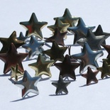Набор брадсов Eyelet Outlet - Anodized Star Brads - Звезды металлик, 30 штук