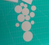 Вирубка з білого картону Набір кружечків, 12 шт., 1,7 см, 2, 4см, 3, 4см, 4,5см