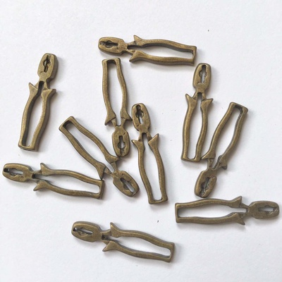 Металева прикраса "Кліщі", 6x27 мм, 1 шт.