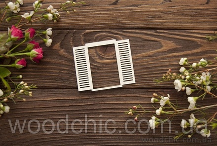 Чипборд Вікно зі ставнями 2 від WOODchic, 7x8см