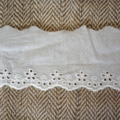 Мереживо шиття, колір білий натуральний, 100% бавовна, ширина 6.5см, довжина 45см