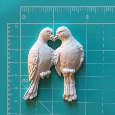 Гипсовое украшение  от Е.В.A - "Голуби", белое, 6х4.4 см, 1 шт.