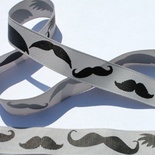 Стрічка Eyelet Outlet - Mustache Ribbon, ширина 20 мм, довжина 90 см