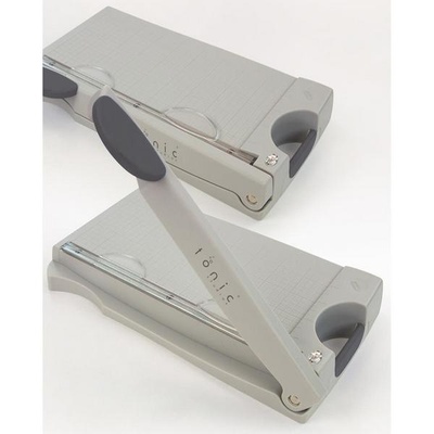 Сабельний (гільйотинний) різак Tonic Studios Guillotine Trimmer 8.5