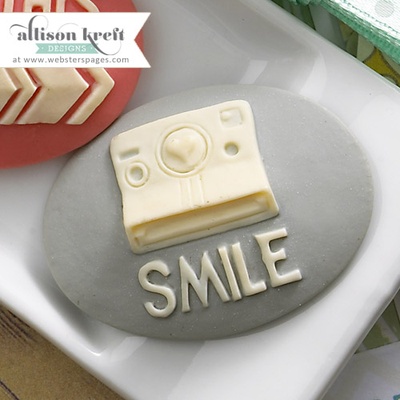 Прикраса Webster's Pages - Smile, колір сірий, 1 штука