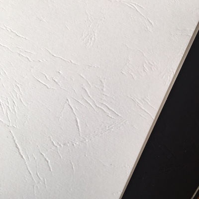 Картон з тисненням під шкіру, колір білий, 300гро/2, 30x30см