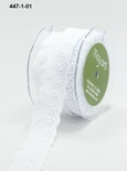 Мереживо - шиття від May Arts - White White Broderie Anglasise/ eyelet trim May Arts Ribbon 25 мм, колір білий, довжина 90 см