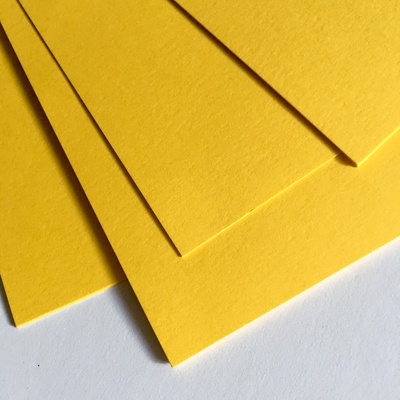 Двухсторонний лист картона, размер: 20х30 см, цвет: желтый солнечный, плотность 300 г, 1 шт.