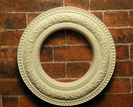 Гіпсова прикраса від E.B.А. - Кругла рамка, діаметр - 3,5cм