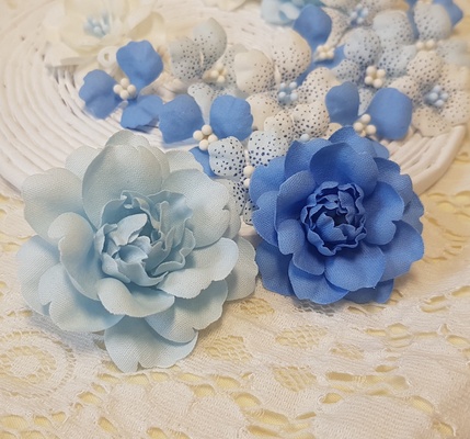 Набір квітів з тканини, блакитно-молочний, 2,5 см - 5см (18 шт.)