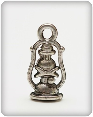 Набір металевих підвісок від ScrapBerryʼs - Гасова лампа, 7x17мм, 10 шт.