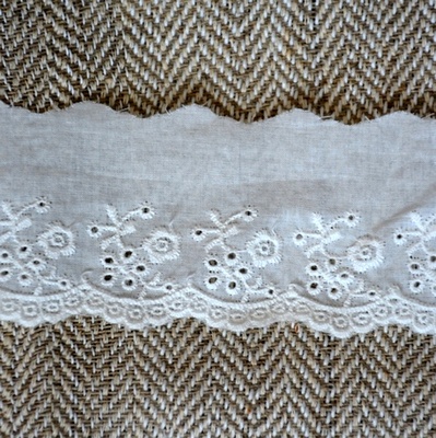 Мереживо шиття, колір білий натуральний, 100% бавовна, ширина 6 см, довжина 45см