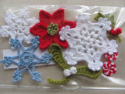 Затишний декор від LESHCHENKO - В’язаний набір «Новоприбульців», 8 шт.