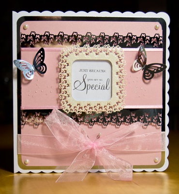 ЦІНУ ЗНИЖЕНО! Ніж для вирубки Tonic studiOs-Butterfly Square Die