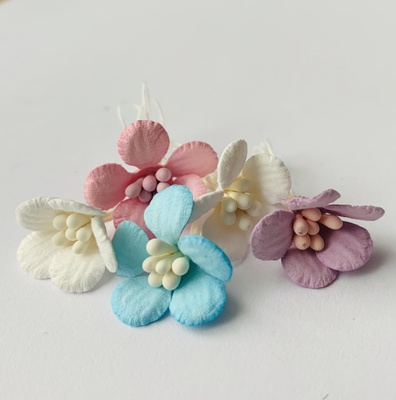 Квітка ломикамінь, діаметр 15-20 мм, колір на віб'єр, 1 шт.