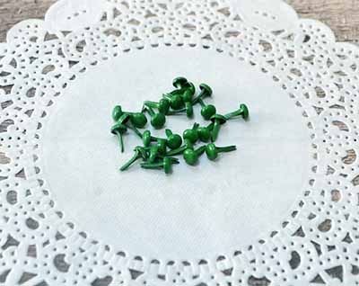 Набір брадсів від ScrapBerryʼs, зелені, 8x4,5 мм, 25шт.