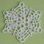 Вʼязана серветка ручної роботи, колір білий, діаметр 11,5см