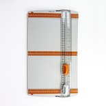 Резак для бумаги Tonic Studios - 12" Super Trimmer ОРАНЖЕВОГО цвета, 153E