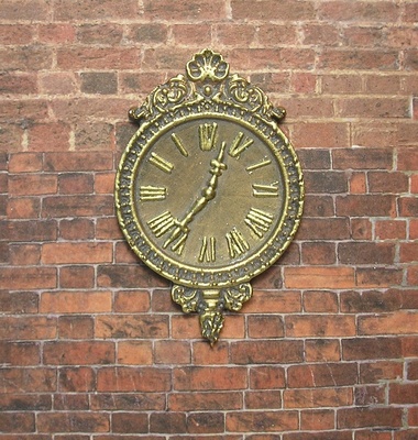 Гипсовые часы под античное золото с мерцанием, от Е.В.А. 7x4,5 см