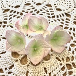 Гортензії з фоамірану з пелюстками з зубчастим краєм, діаметром 35 мм, білий з рожевим, 5шт.