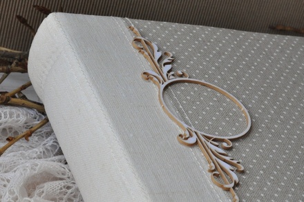 Альбом от Светланы Ковтун в класс. переплете с ткан. покрытием, лен комбинир. верт. пес.-серый гор. и молочный, 20х20 см, 5 разворотов, расст. 7 мм