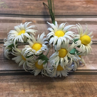 Хризантеми, колір слонової кістки, діаметр 20-25мм, стебел 10 см, 10 шт.