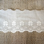 Мереживо шиття, колір білий натуральний, 100% бавовна, ширина 6.5см, довжина 45см
