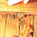 Металлическое украшение "Сердечко с надписью "Hand made with love"", 15х12 мм, 1 шт.