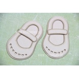 Чипборд Scrapiniec - Взуття босоніжки дівчинки з сердечками і застібкою вузькою