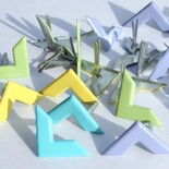 Набор брадсов Eyelet Outlet - Corner Brads Spring - Уголки, 20 штук