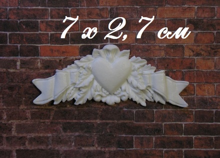 Пластиковий декор від E.В.A - Вензель з серцем, 7x2,7 см