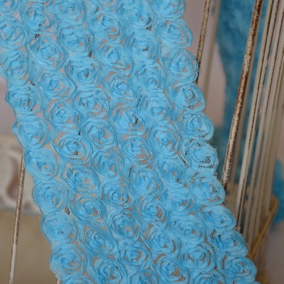 Стрічка з маленьких троянд, колір блакитний, 6 рядків квіточок, довжина 30 см