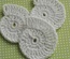 Вʼязана мушля ручної роботи, колір білий, розмір 4х5см, бавовна/льон