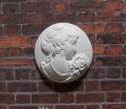 Гіпсова камея "Дама з трояндою" від E.В.A., 2,8cм