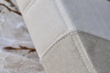 Альбом от Светланы Ковтун в классическом переплете с тканевым покрытием, лен комбинир. гориз. молочный и пес.-серый, 30х30 см, 5 разворотов, расст. 7 мм