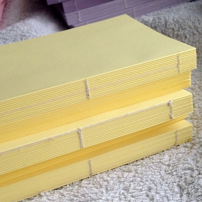 Блок для блокнота А6. Цвет: светло-желтый