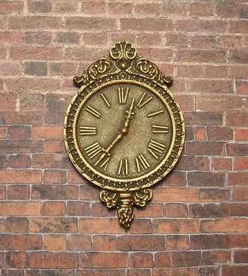 Гипсовые часы под бронзу, от Е.В.А. 7x4,5 см