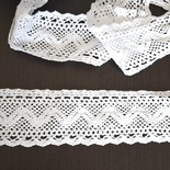 Мереживо бавовняне, в’язане, колір білий, ширина 5.5см, довжина 90 см