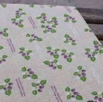 Лен небеленый Землянички - сиреневые, размер:50х55см